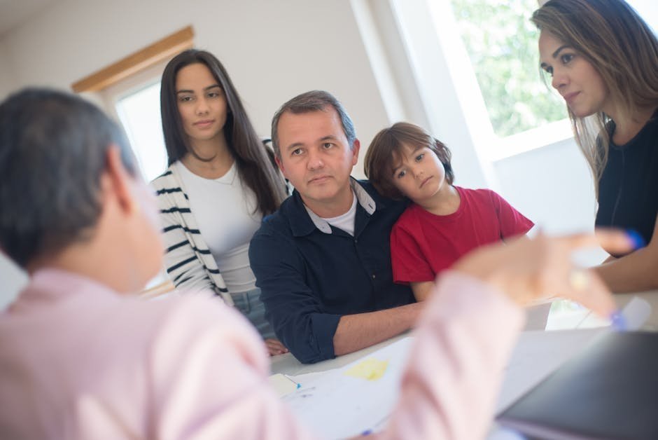 Family meeting with clinicians during a CSC family education session